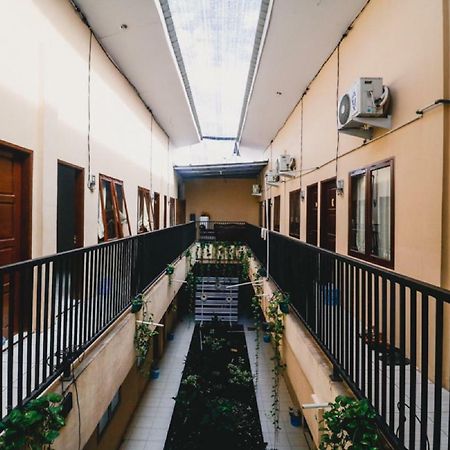 Hotel Reddoorz Near Jalan Gatot Subroto Medan Exterior foto