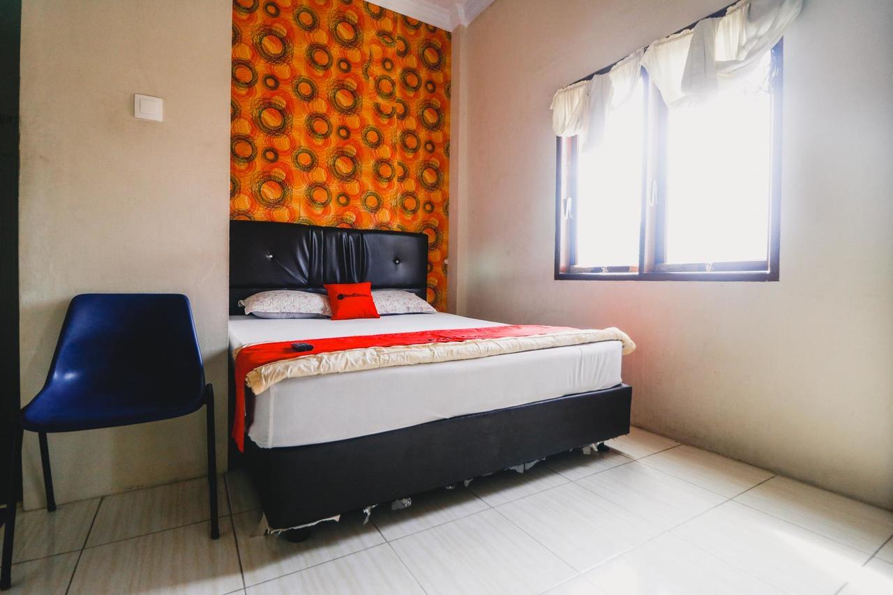 Hotel Reddoorz Near Jalan Gatot Subroto Medan Exterior foto